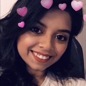 Meet your Posher, Debbie